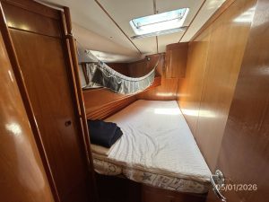 bed, Beneteau 500 Oceanis, sailboat for sale