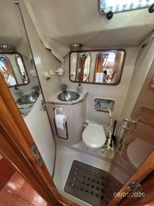 bath, Beneteau 500 Oceanis, sailboat for sale