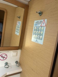 bath, Lagoon 450, catamaran for sale