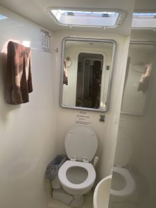 bath, Voyage 47 Mayotte, catamaran for sale