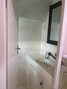 bath, Voyage 47 Mayotte, catamaran for sale