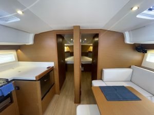 interior, Jeanneau 490, sailboat for sale