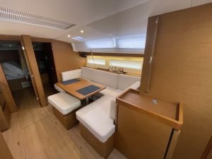 salon, Jeanneau 490, sailboat for sale