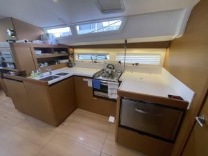 interior, Jeanneau 490, sailboat for sale