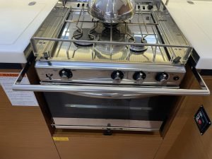 interior, Jeanneau 490, sailboat for sale