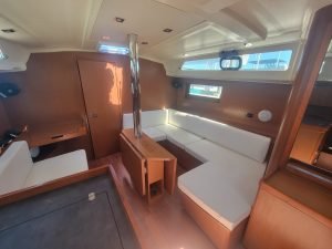 salon, Beneteau 41 Oceanis, sailboat for sale