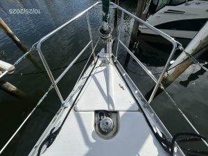 deck, Beneteau 373, sailboat for sale