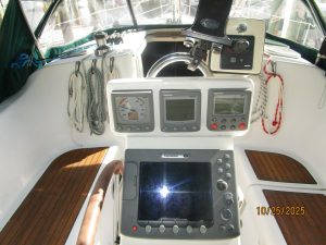 helm, Beneteau 373, sailboat for sale