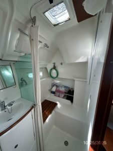 bath, Beneteau 373, sailboat for sale