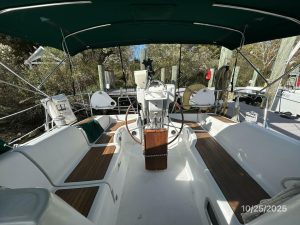 helm, Beneteau 373, sailboat for sale