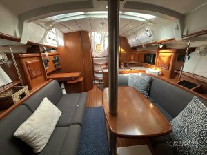 salon, Beneteau 373, sailboat for sale