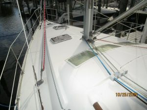 deck, Beneteau 373, sailboat for sale