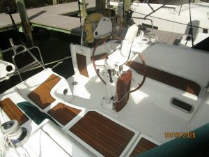 cockpit, Beneteau 373, sailboat for sale