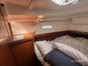 bed, Beneteau 373, sailboat for sale
