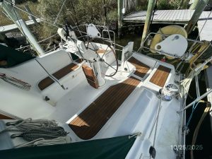 cockpit, Beneteau 373, sailboat for sale