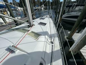 deck, Beneteau 373, sailboat for sale