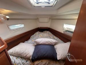 bed, Beneteau 373, sailboat for sale