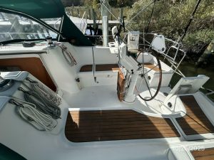 helm, Beneteau 373, sailboat for sale