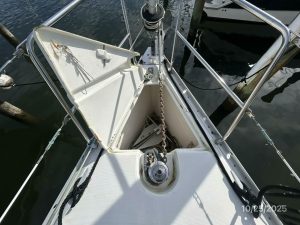 deck, Beneteau 373, sailboat for sale