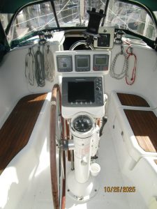 helm, Beneteau 373, sailboat for sale