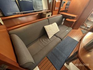 salon, Beneteau 373, sailboat for sale