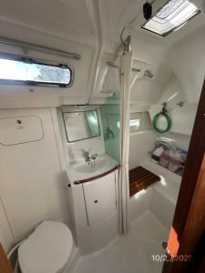 bath, Beneteau 373, sailboat for sale