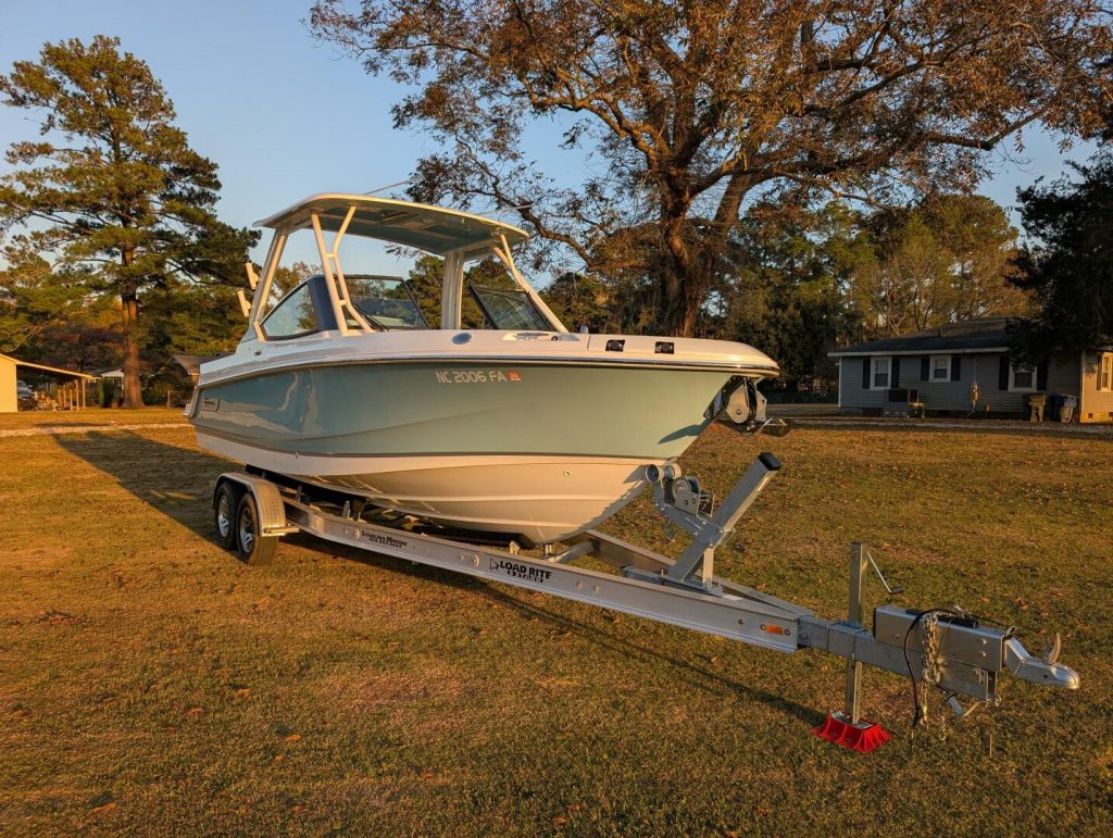Boston Whaler 240, trawler for sale