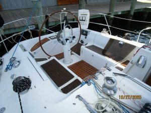 cockpit, Beneteau 38s5, sailboat for sale