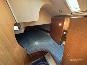 bed, Beneteau 38s5, sailboat for sale