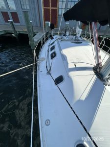 exterior, Beneteau 38s5, sailboat for sale