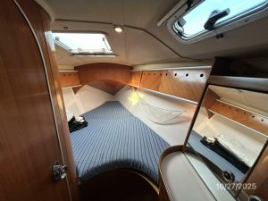 bed, Beneteau 38s5, sailboat for sale