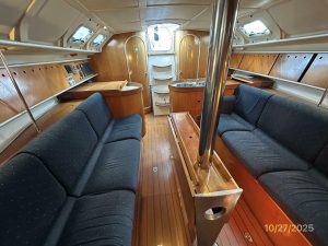 salon, Beneteau 38s5, sailboat for sale