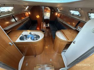 salon, Beneteau 38s5, sailboat for sale