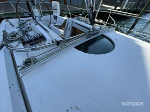 deck, Beneteau 38s5, sailboat for sale
