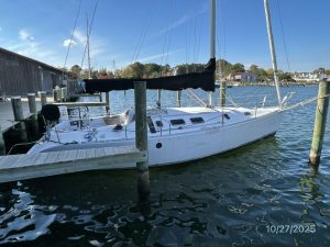 exterior, Beneteau 38s5, sailboat for sale