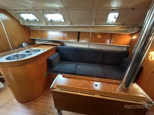 salon, Beneteau 38s5, sailboat for sale