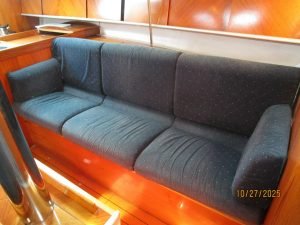 salon, Beneteau 38s5, sailboat for sale