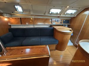 salon, Beneteau 38s5, sailboat for sale