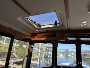 navigation station, Ranger Tugs 27, trawler for sale