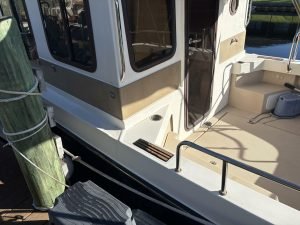 cockpit, Ranger Tugs 27, trawler for sale