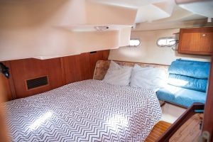 bed, Hunter 410, sailboat for sale