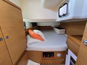 bed, Jeanneau 409 Sun Odyssey, sailboat for sale
