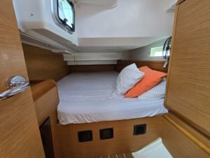 bed, Jeanneau 409 Sun Odyssey, sailboat for sale