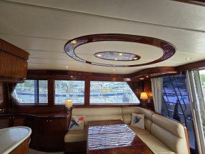 salon, Hampton 558, trawler for sale