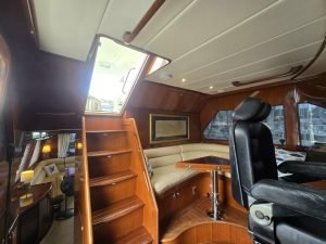 navigation station, Hampton 558, trawler for sale