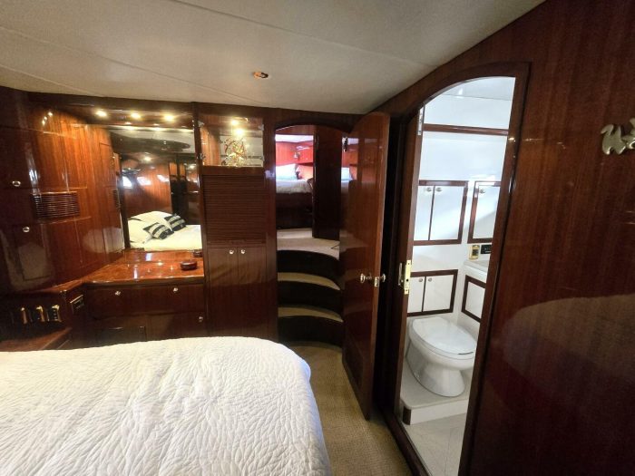 interior, Hampton 558, trawler for sale