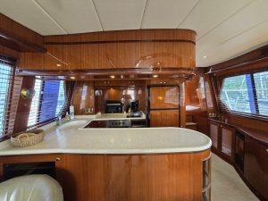 salon, Hampton 558, trawler for sale