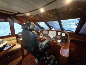 navigation station, Hampton 558, trawler for sale