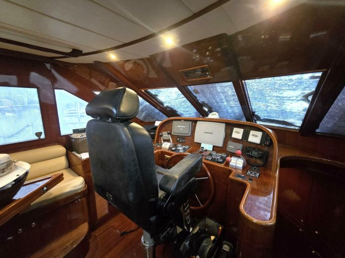 navigation station, Hampton 558, trawler for sale