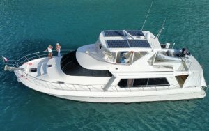 exterior, Hampton 558, trawler for sale